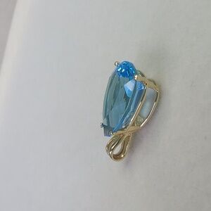 Clyde Duneier 14K Yellow Gold Pear Shaped Blue Topaz Pendant